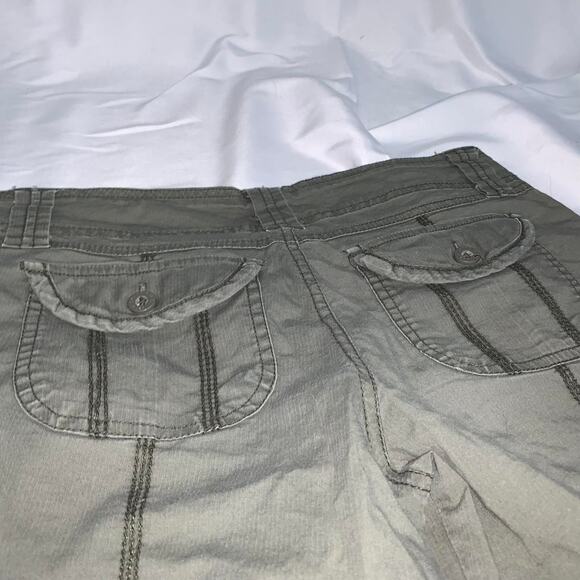 Green cargo shorts with adjustable - Picture 5 of 8